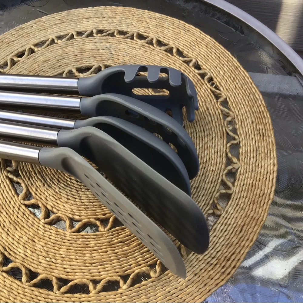 New Brookstone Silicone Utensils Set